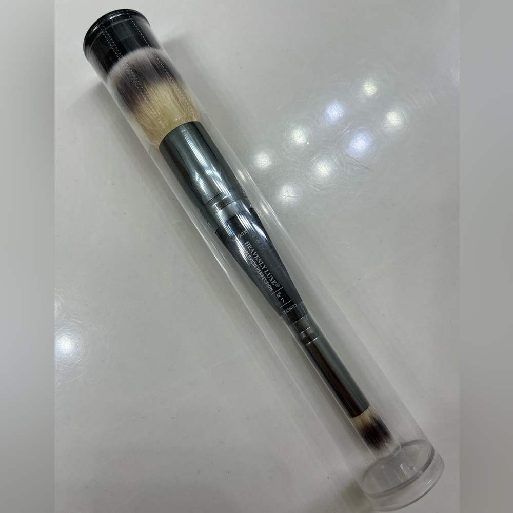IT Cosmetics Heavenly Luxe No. 7 Complexion Perfection Makeup Brush